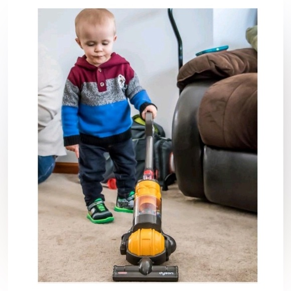 NWT โ๏ธ๐โ๏ธ Casdon Dyson Ball Vacuum Cleaner Real Suction Kids Toy - Picture 10 of 12